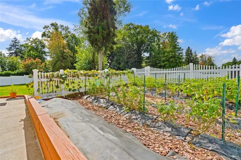 $2,399,000 | 23 Wildwood Lane, Greenvale, NY 11548