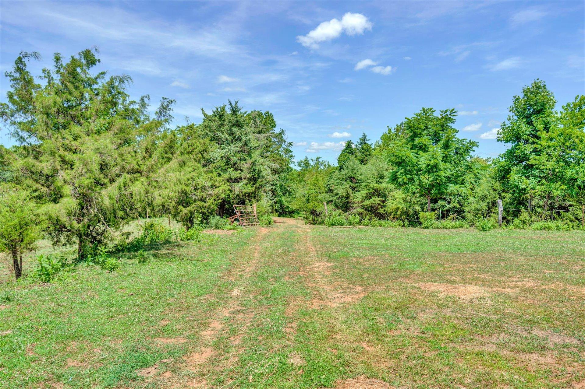 3718 Hardy Road Hardy, VA 24101 - Photo 12 of 26 11-SHOWS GREAT-2