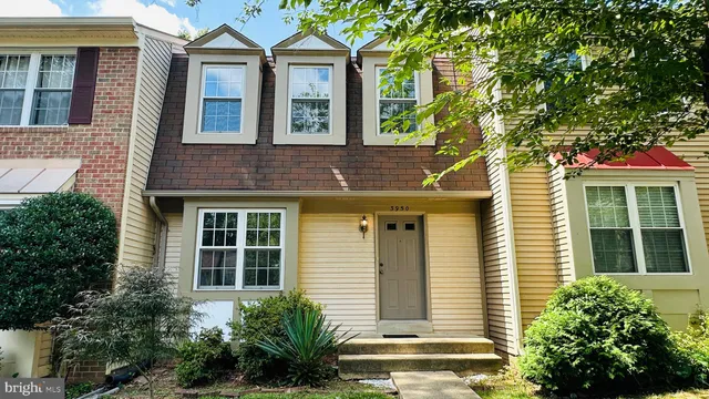 $3,100 | 3950 Collis Oak Court, Fairfax, VA 22033