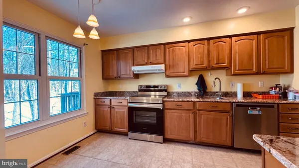 $3,000 | 3950 Collis Oak Court, Fairfax, VA 22033