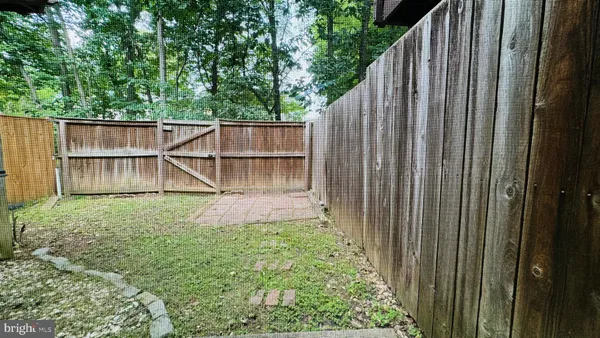 $3,000 | 3950 Collis Oak Court, Fairfax, VA 22033