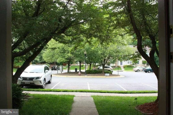 $3,000 | 3950 Collis Oak Court, Fairfax, VA 22033