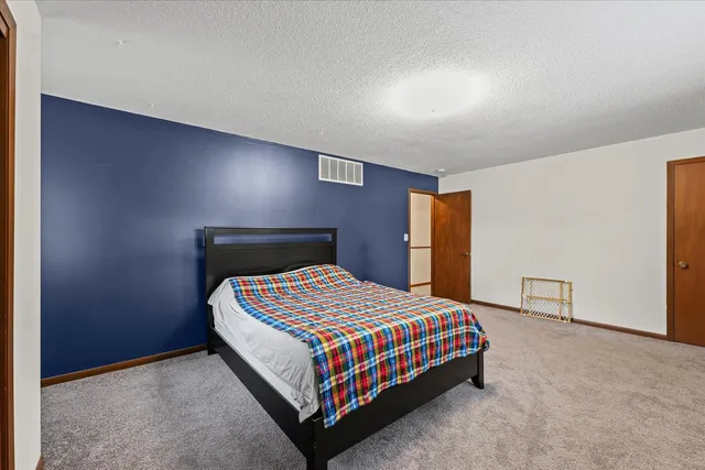 $299,900 | 805 East Shurts Street, Urbana, IL 61801