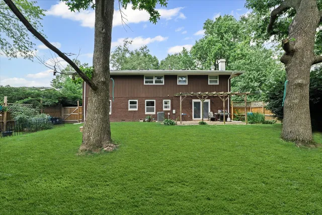 $299,900 | 805 East Shurts Street, Urbana, IL 61801