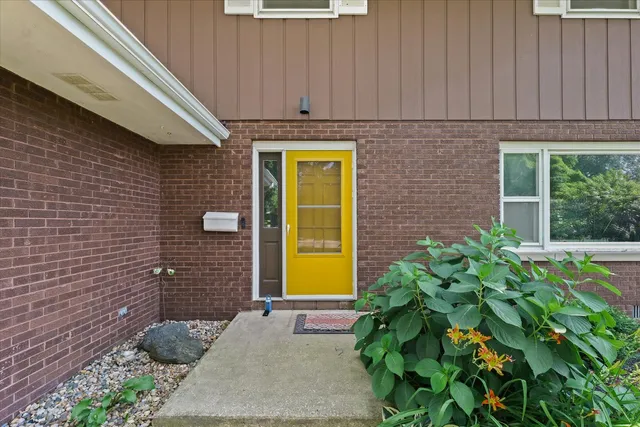 $299,900 | 805 East Shurts Street, Urbana, IL 61801