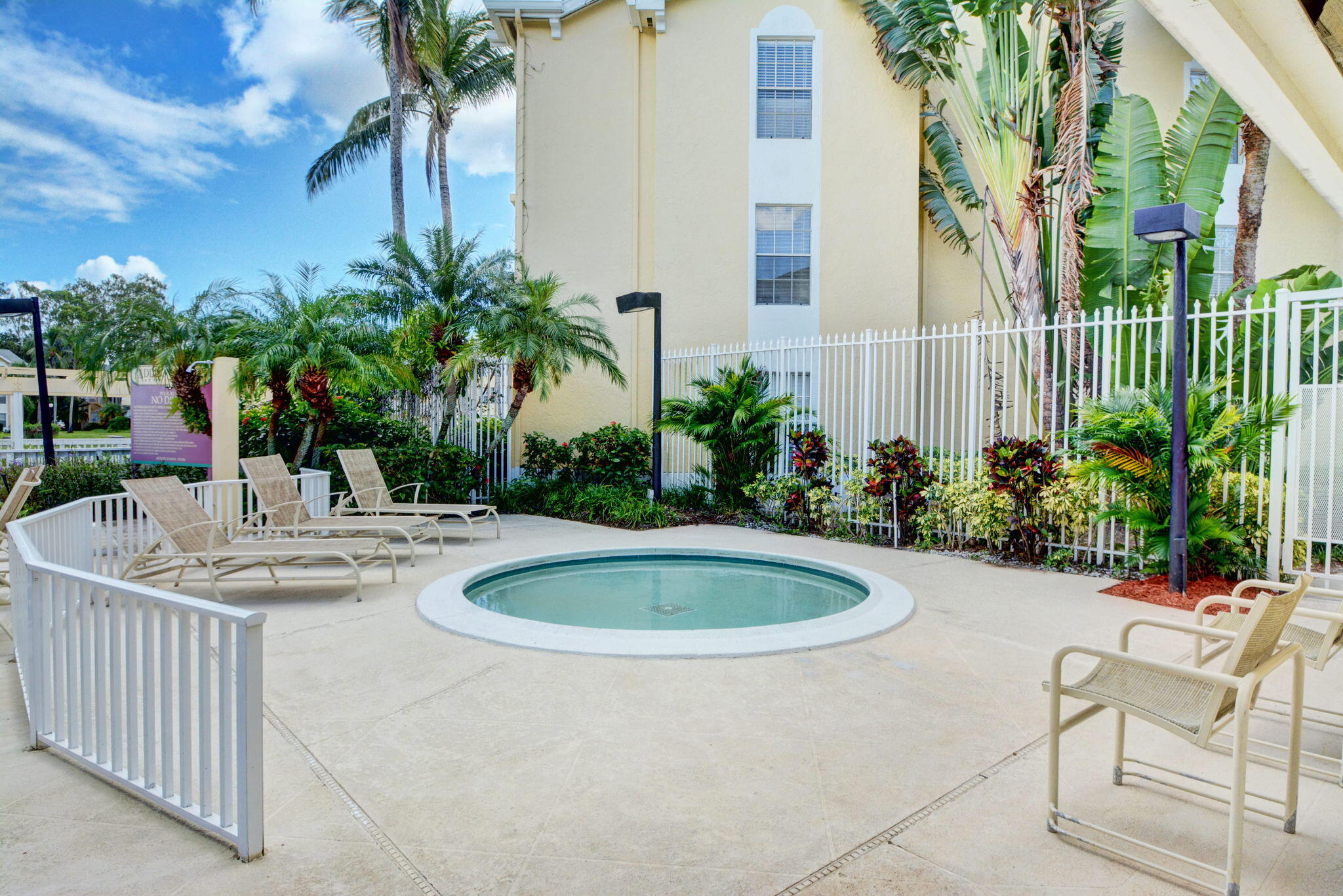 6323 La Costa Drive, Unit M Boca Raton, FL 33433 - Photo 27 of 33 jacuzzi