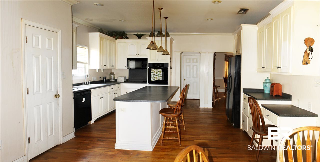 1035 Wakefield Drive West Mobile, AL 36695 - Photo 9 of 24