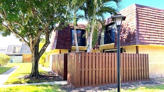 294 Arabian Road, Unit 294 Palm Springs, FL 33461 - Photo 14 of 22 Photo 14