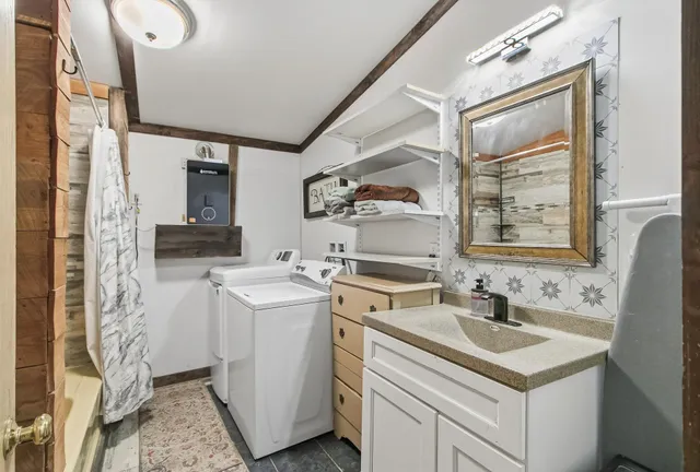 $189,900 | N7626 North Neitzel Drive, New Lisbon, WI 53950