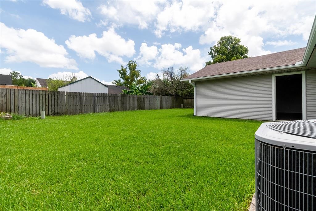 2527 Colonial Ridge Drive Friendswood, TX 77546 - Photo 29 of 30 Gallery Image 29