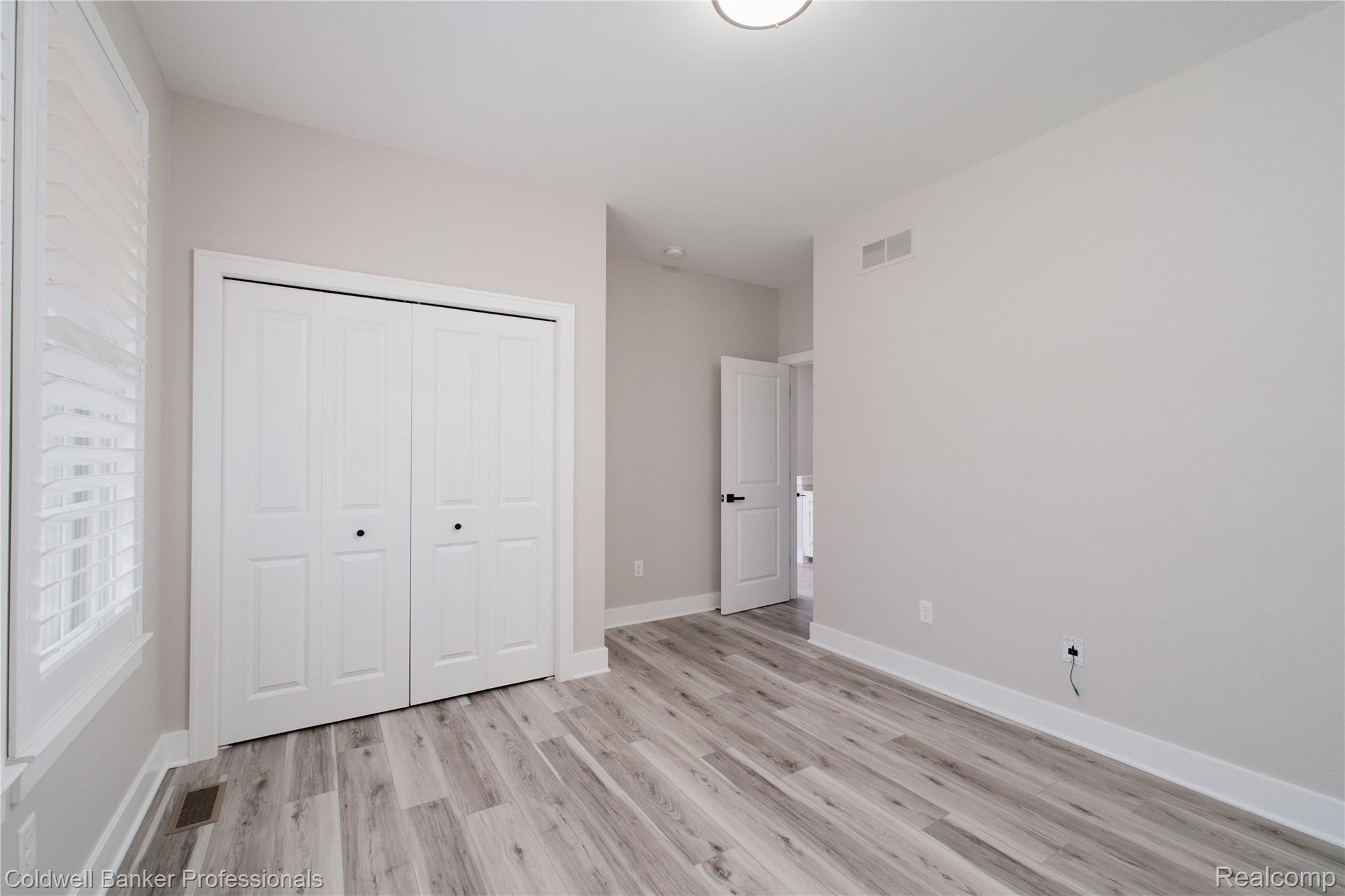 877 Ridge Road South Canton, MI 48188 - Photo 16 of 36 877 Ridge S0003.jpg