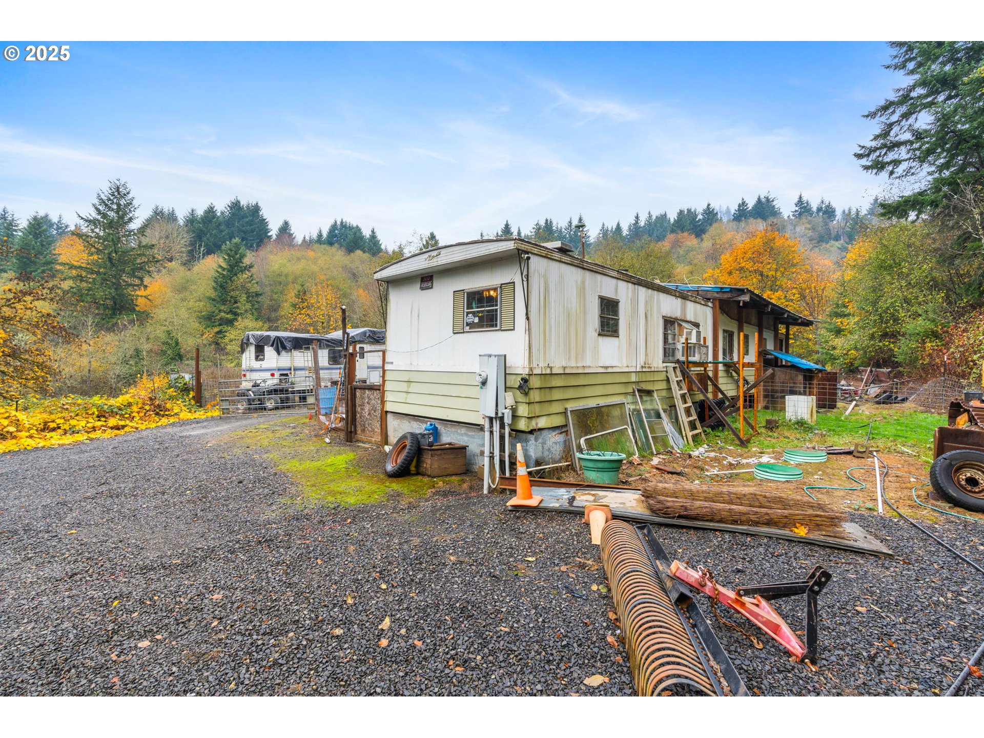 1586 King Road Winlock, WA 98596 - Photo 25 of 31 a view of a house with backyard porch and sitting area