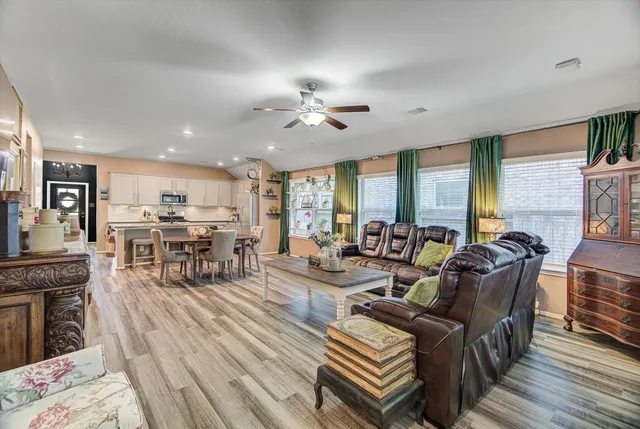 $319,900 | 15931 Boom Drive, Crosby, TX 77532