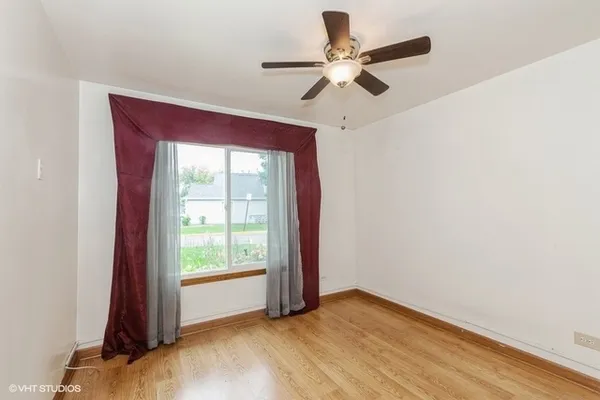 $2,000 | 7050 Brighton Court, Unit 101, Woodridge, IL 60517