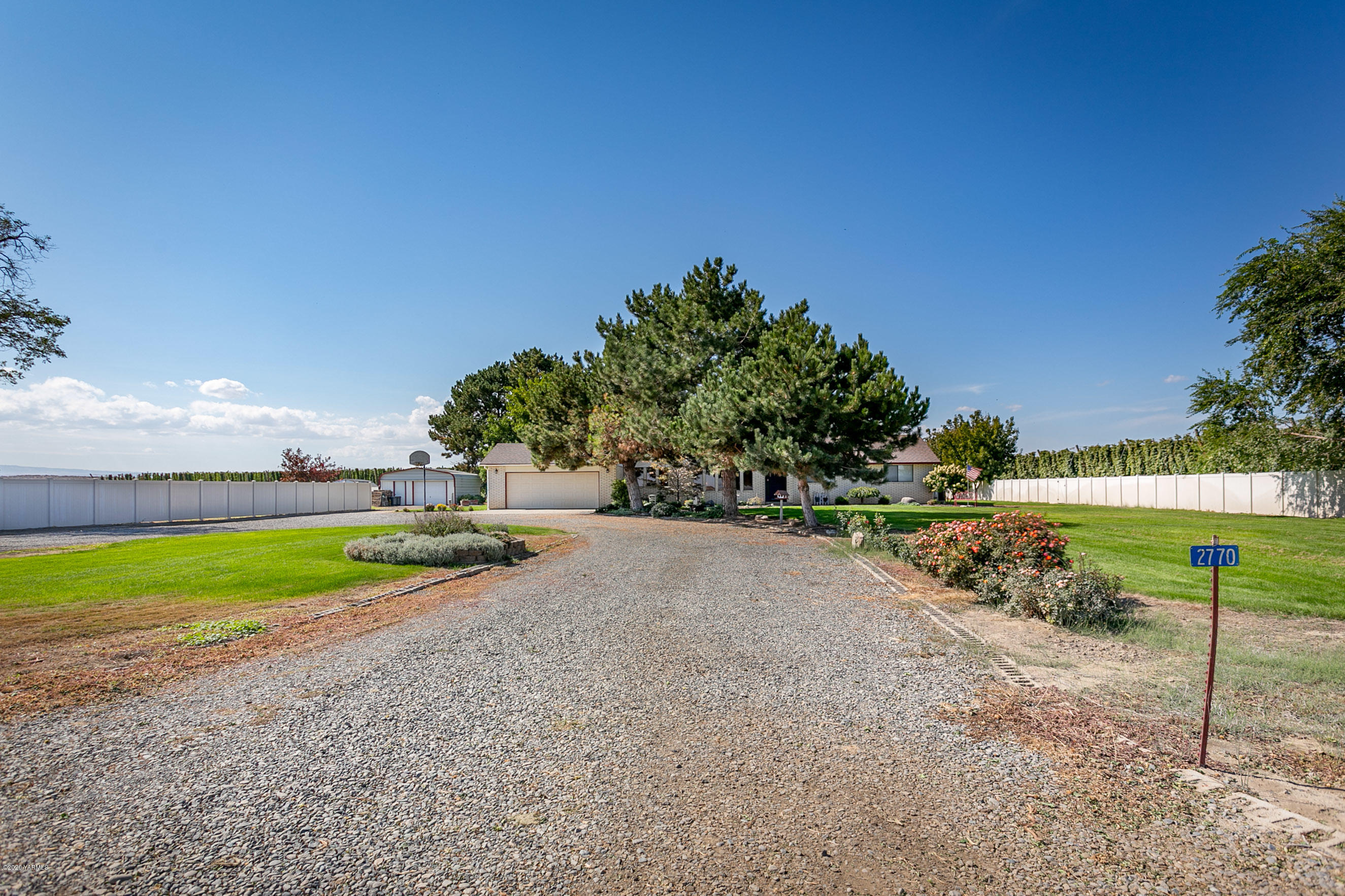 2770 South Satus Road Toppenish, WA 98948 - Photo 39 of 41 a view of a park with large trees