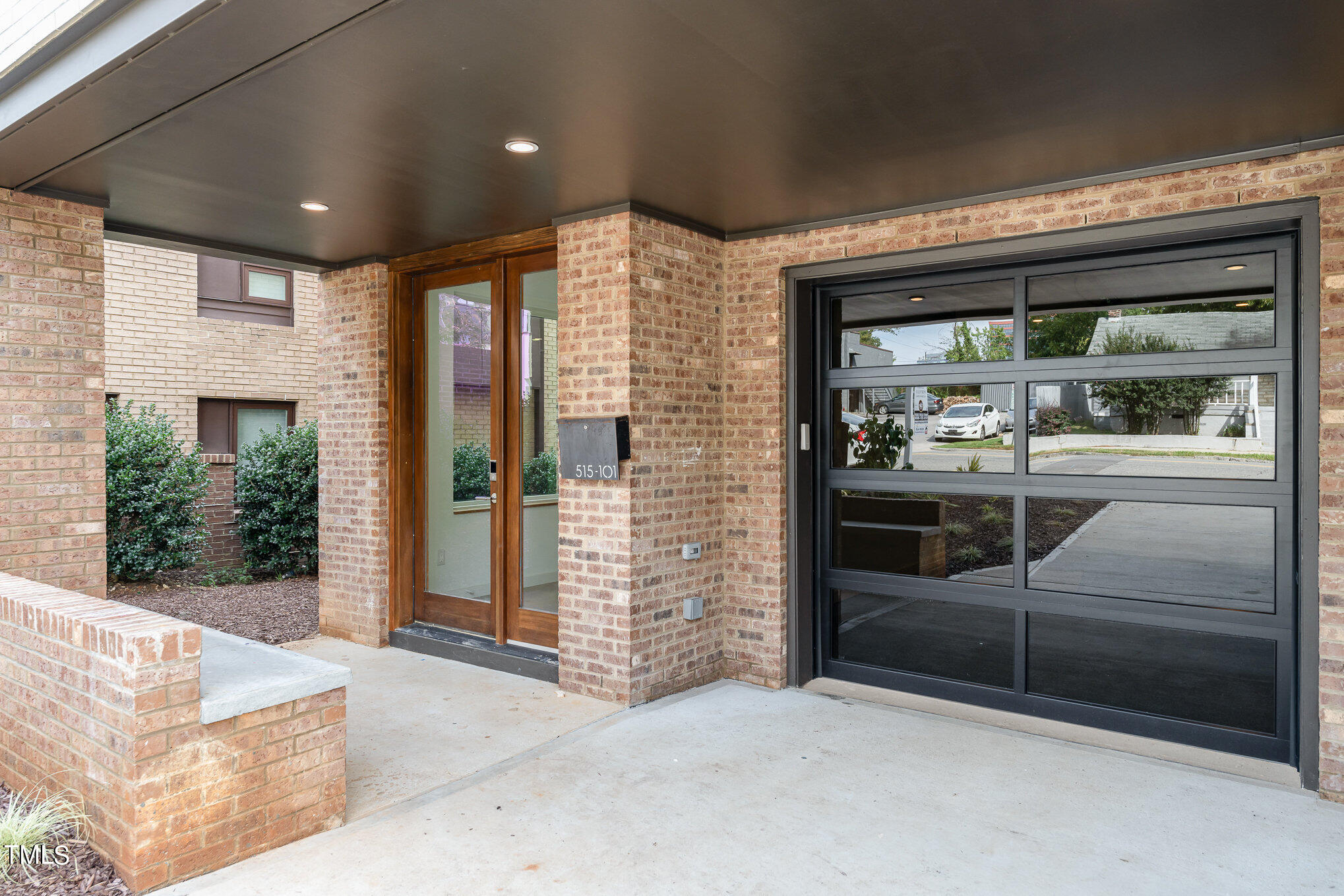 515 West Lenoir Street, Unit 101 Raleigh, NC 27601 - Photo 5 of 49 004_ndp1889-edit