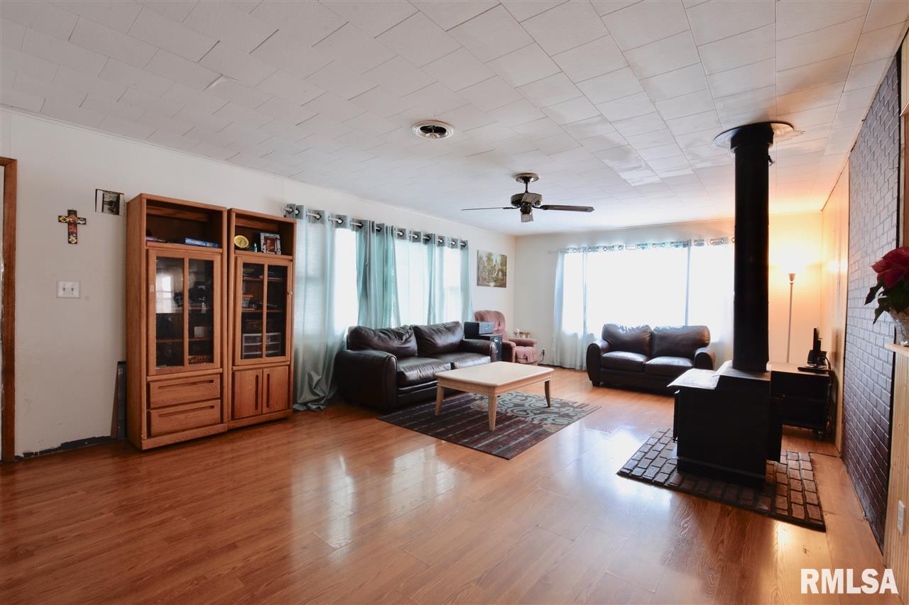23422 West Lorance Road Laura, IL 61451 - Photo 4 of 36 Gallery Image 4