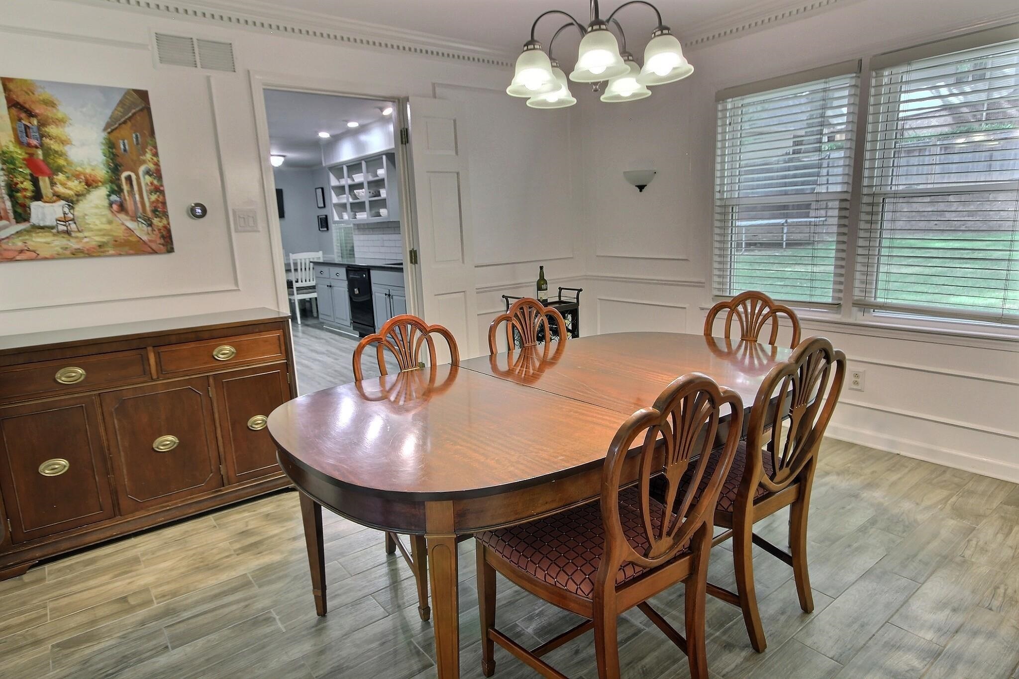 177 South Walnut Bend Road Memphis, TN 38018 - Photo 14 of 34 a dining room with furniture and window