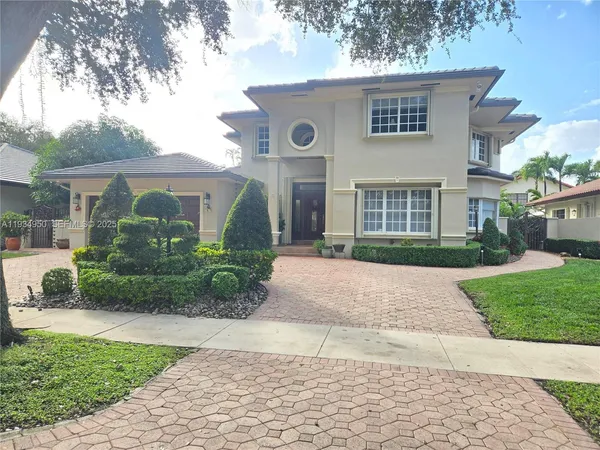 $1,350,000 | 16422 Northwest 83rd Place, Miami Lakes, FL 33016