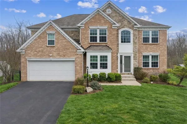 $475,000 | 220 Williamsburg Drive, Elizabeth, PA 15037