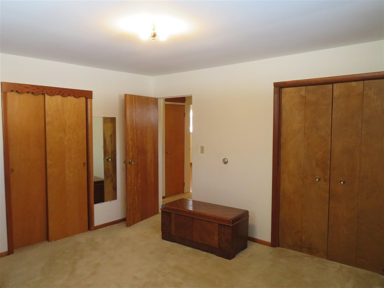 1148 North Genesee Road Burton, MI 48509 - Photo 16 of 32 50065159-15.JPG