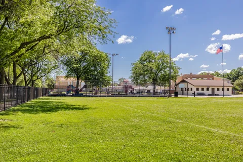 $560,000 | 947 West 36th Street, Chicago, IL 60609