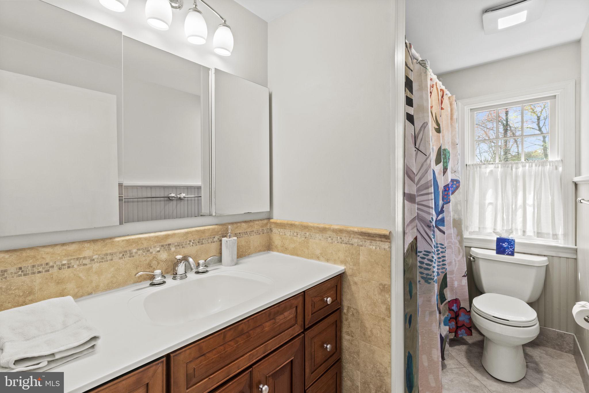 1259 Thomas Road Wayne, PA 19087 - Photo 25 of 56 Hall bath