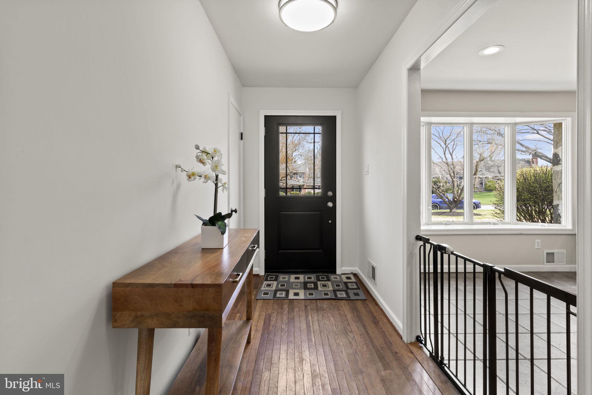 1259 Thomas Road Wayne, PA 19087 - Photo 3 of 56 Front door entrance