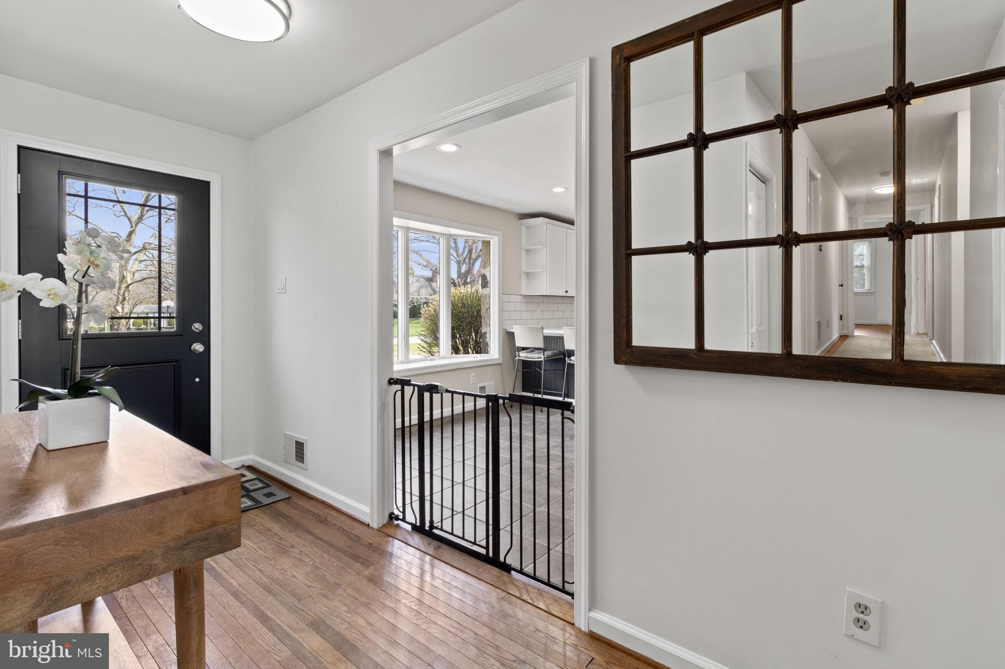 1259 Thomas Road Wayne, PA 19087 - Photo 5 of 56 Hallway to kitchen / living