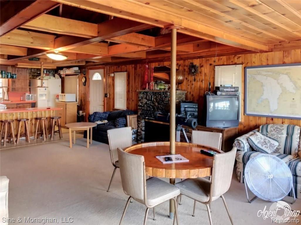 8727 Lakeshore Road Lexington, MI 48450 - Photo 11 of 34 8727 lving room.jpg