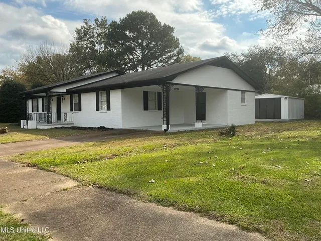 $225,000 | 512 St Paul Avenue, Senatobia, MS 38668