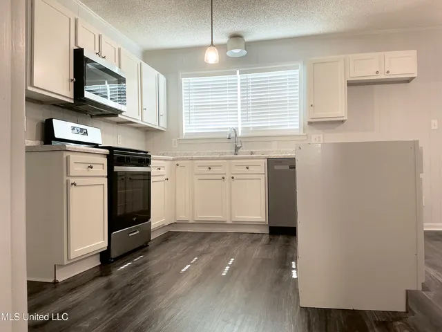 $225,000 | 512 St Paul Avenue, Senatobia, MS 38668