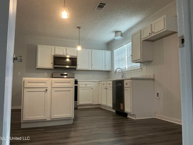 $225,000 | 512 St Paul Avenue, Senatobia, MS 38668