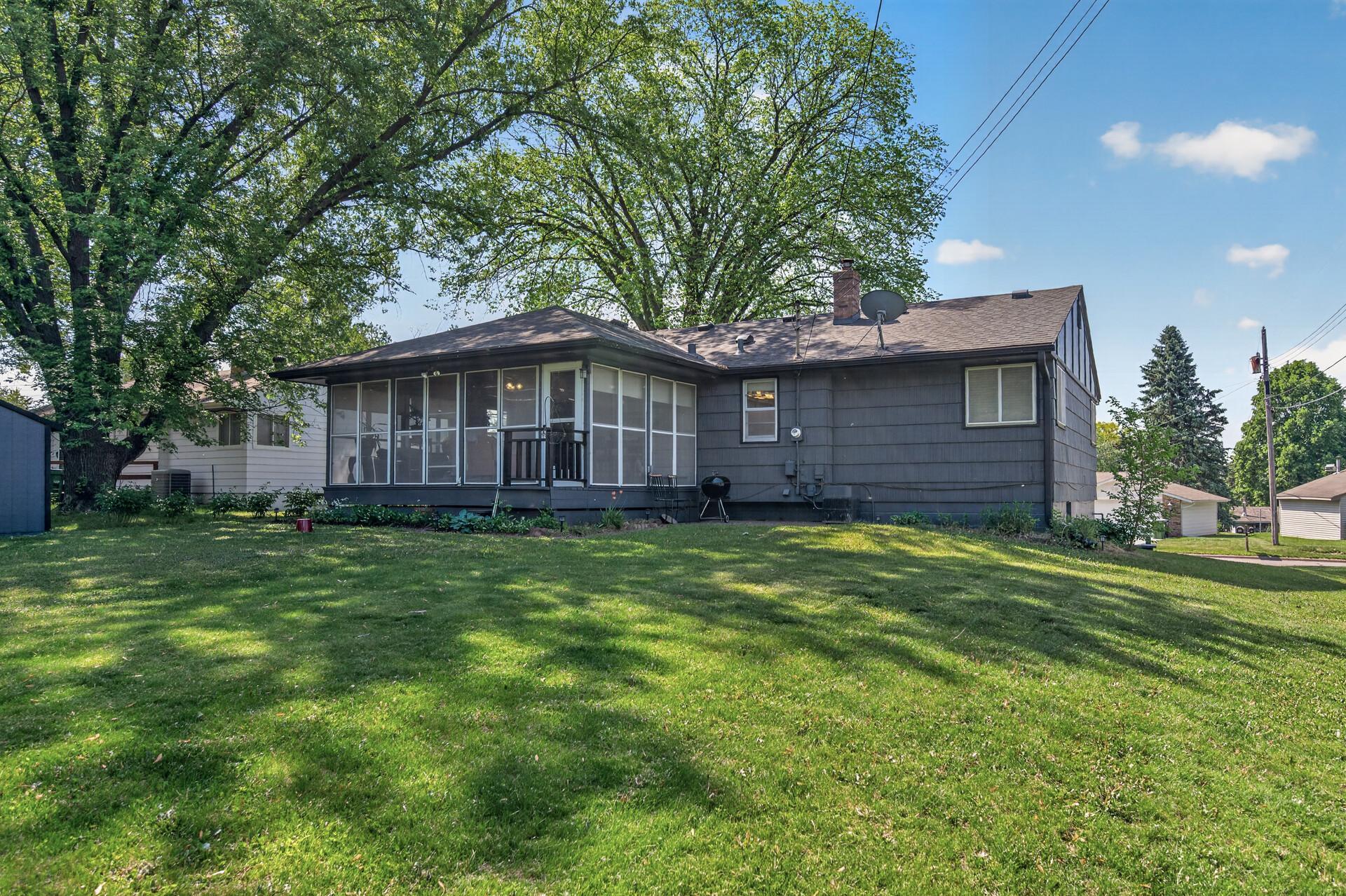 765 Rose Place Roseville, MN 55113 - Photo 29 of 56