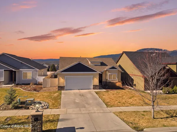 $599,999 | 13421 North Shimmering Court, Rathdrum, ID 83858