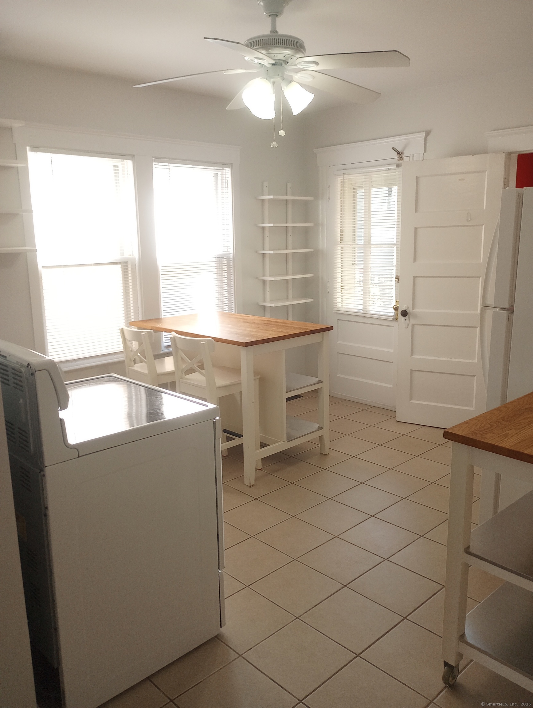 92 Thorpe Street Fairfield, CT 06824 - Photo 3 of 14