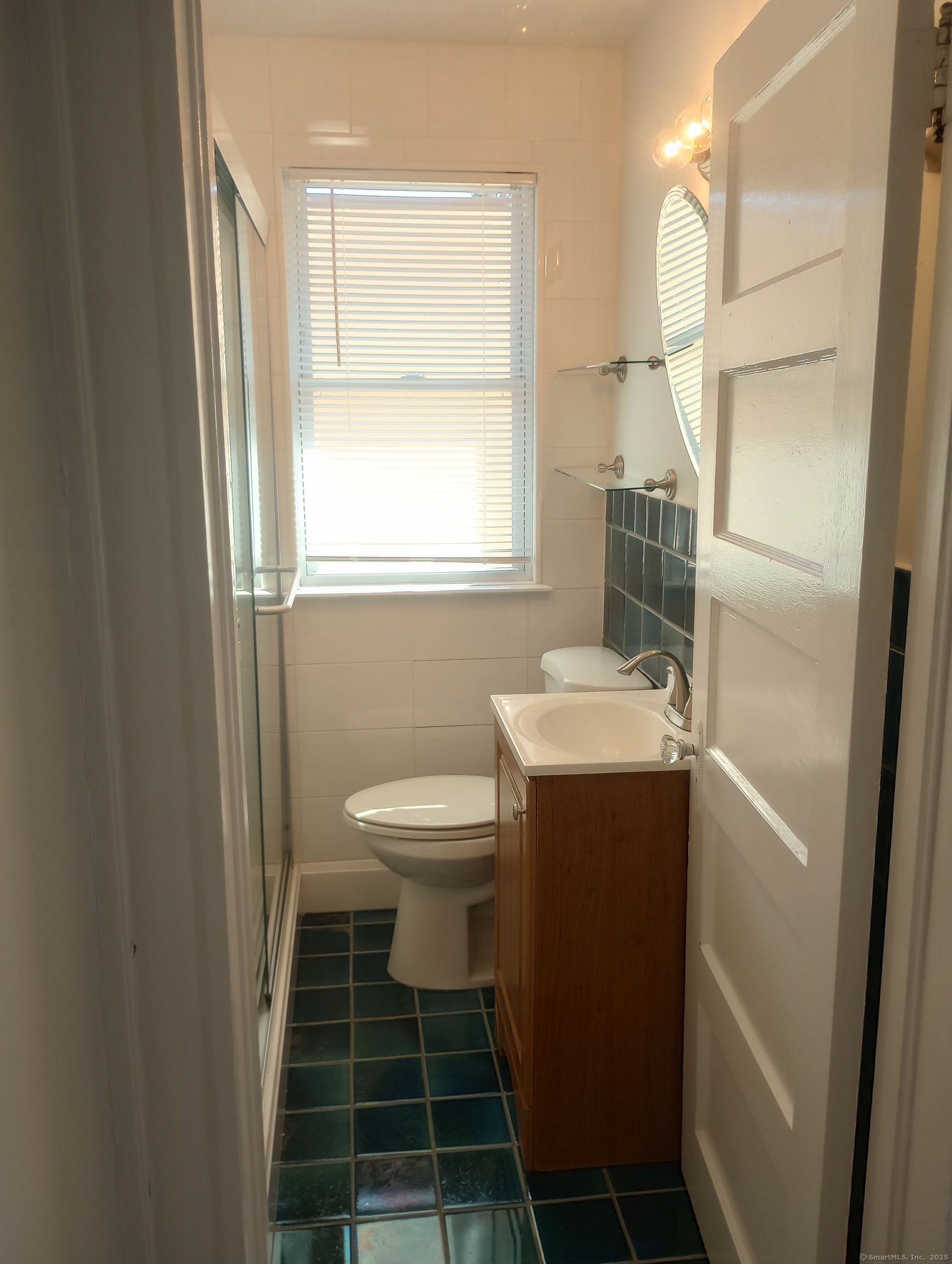 92 Thorpe Street Fairfield, CT 06824 - Photo 6 of 14