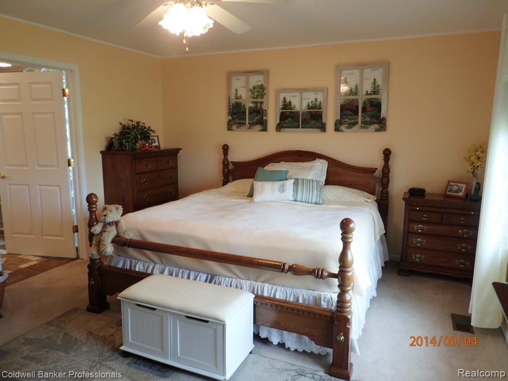 520 Maple Grove Road Lapeer, MI 48446 - Photo 13 of 48 P9040069.jpg