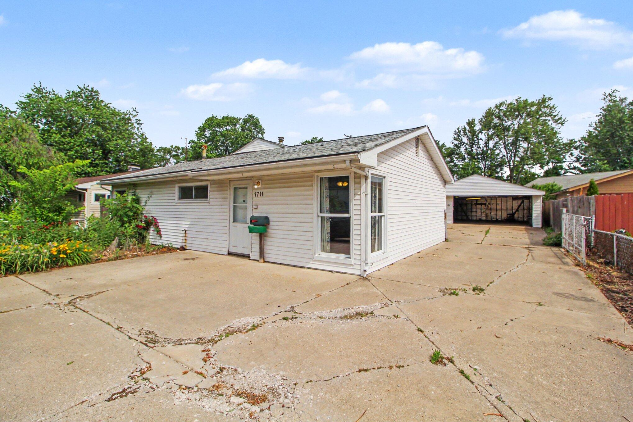 1711 Grove Road Ypsilanti, MI 48198 - Photo 27 of 28 001_file_6721