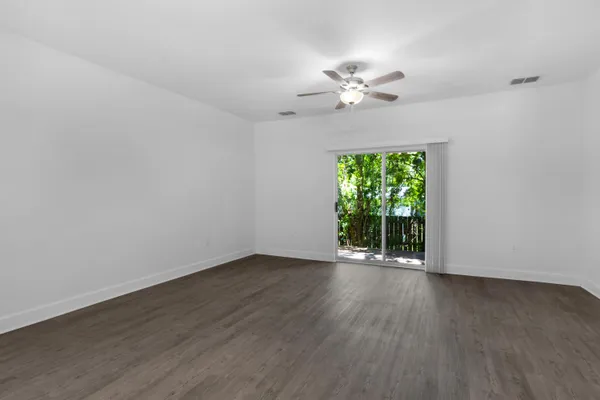 $1,750 | 15284 331 Business Highway, Unit 3C, Freeport, FL 32439