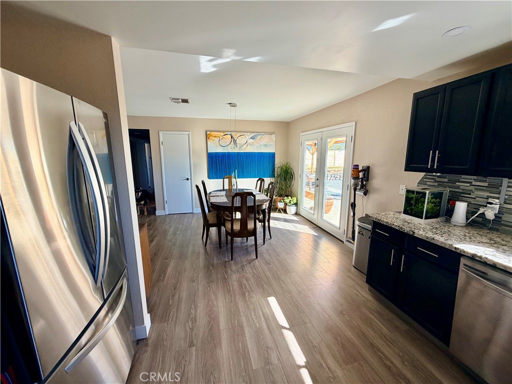 58271 Caliente Street Yucca Valley, CA 92284 - Photo 11 of 38 Kitchen