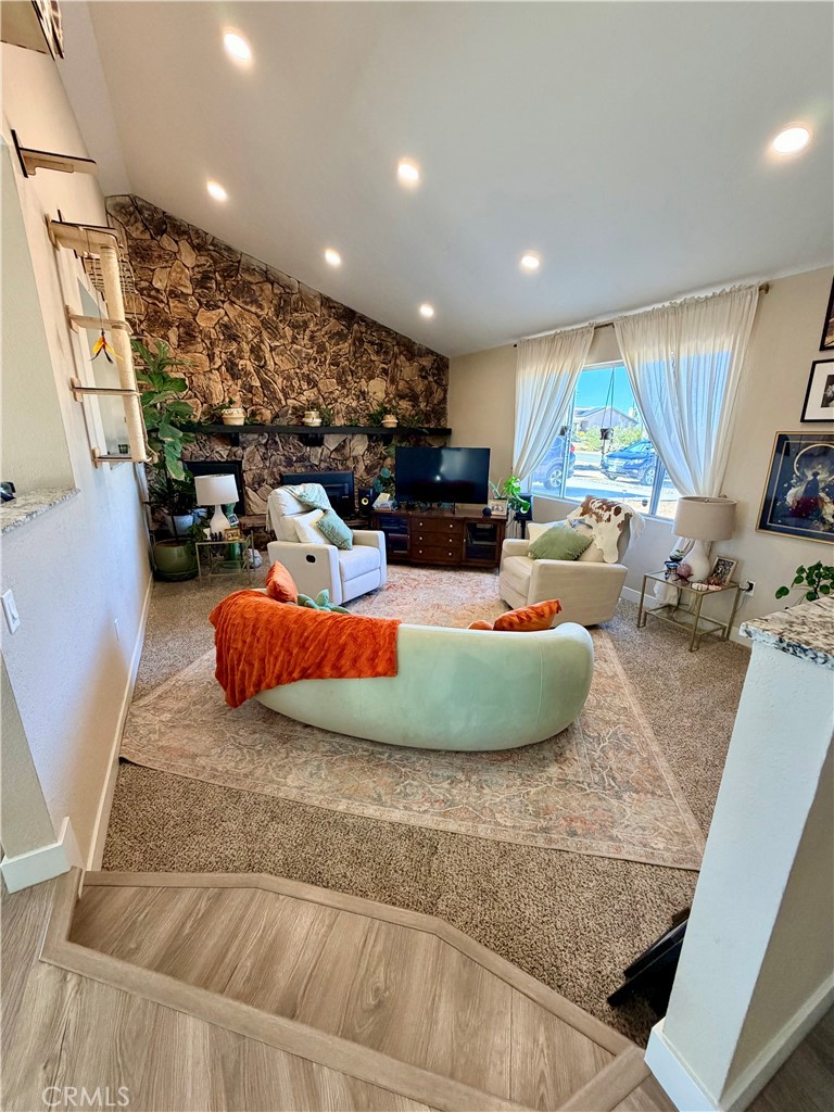 58271 Caliente Street Yucca Valley, CA 92284 - Photo 6 of 38 Sunken Living Room