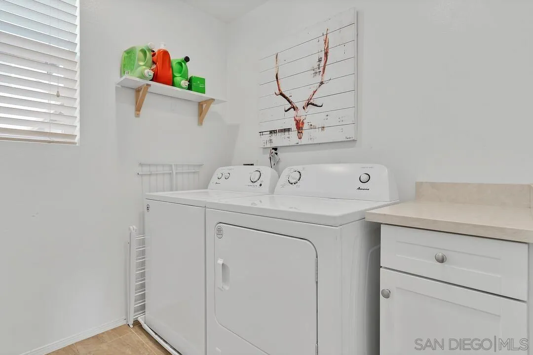 2840 Athens Road, Unit 10 Chula Vista, CA 91915 - Photo 7 of 35 a utility room with dryer and washer