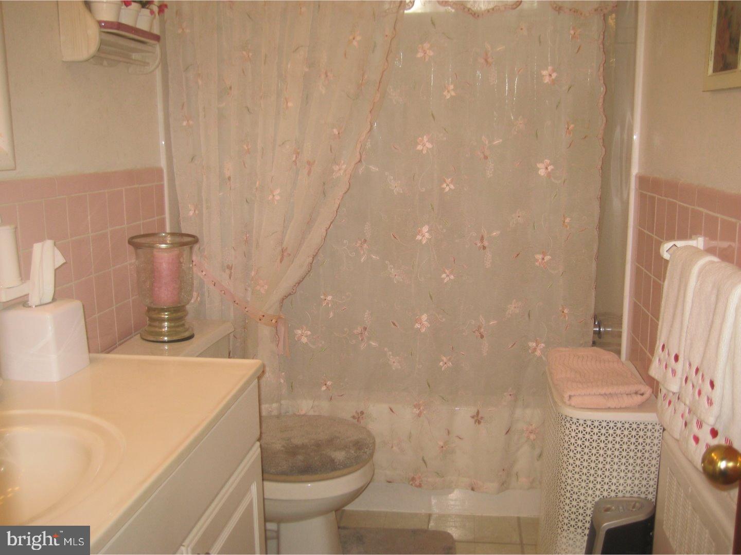 9953 Dungan Road Philadelphia, PA 19115 - Photo 14 of 24 Bathroom