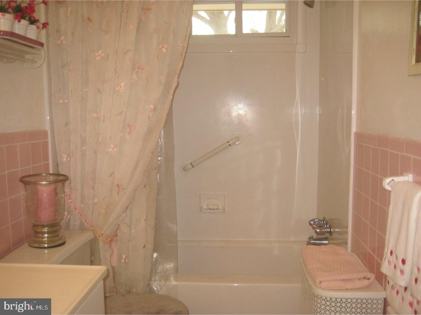9953 Dungan Road Philadelphia, PA 19115 - Photo 15 of 24 Bathroom