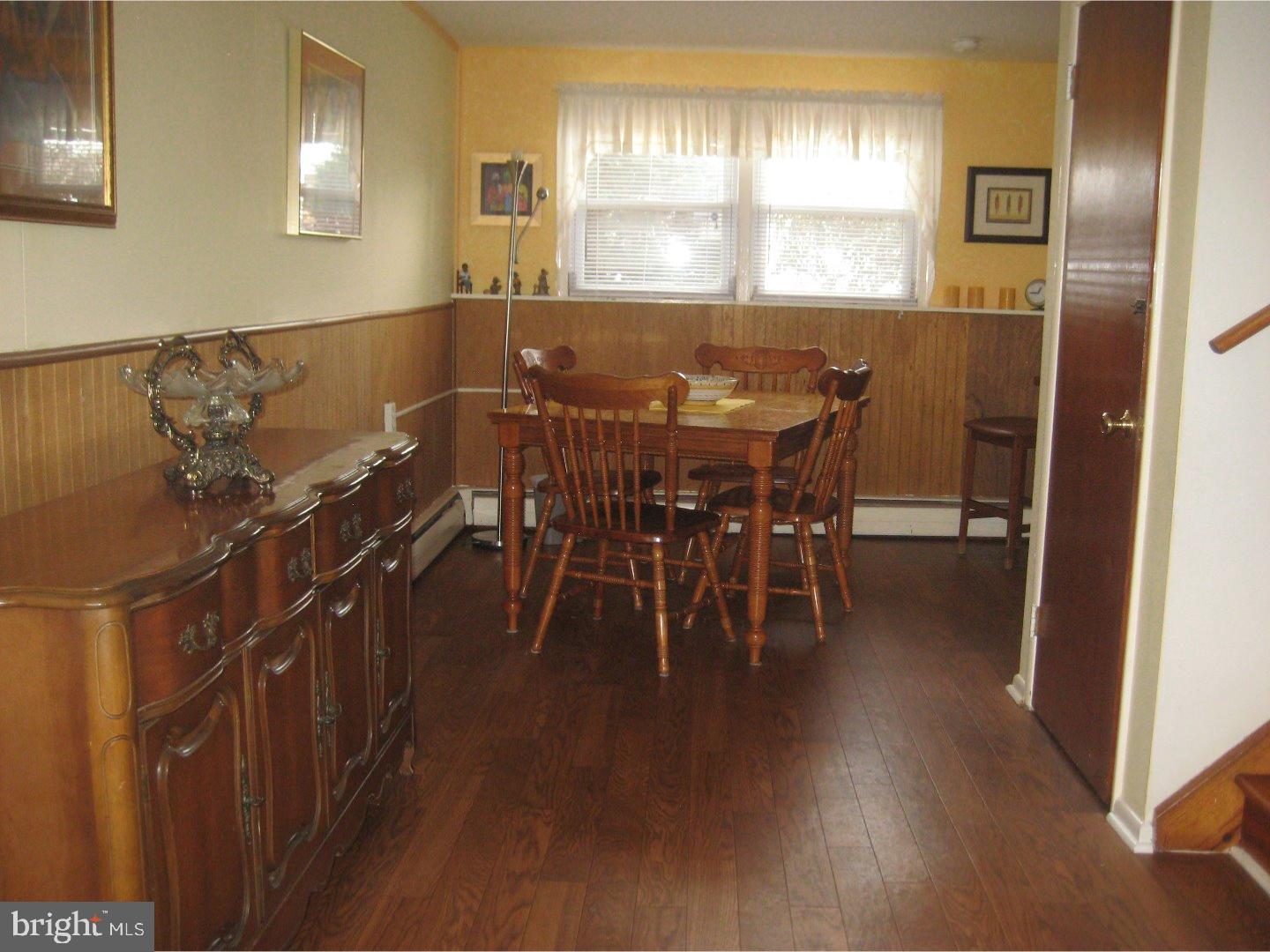 9953 Dungan Road Philadelphia, PA 19115 - Photo 20 of 24 Family Room
