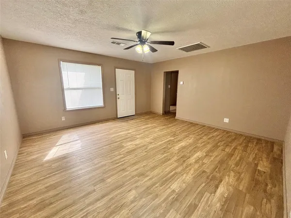 $165,000 | 909 West Elder Street, Colmesneil, TX 75938