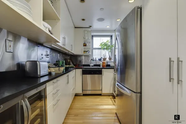 $1,149,000 | 525 East 11th Street, Unit 3C | East Village