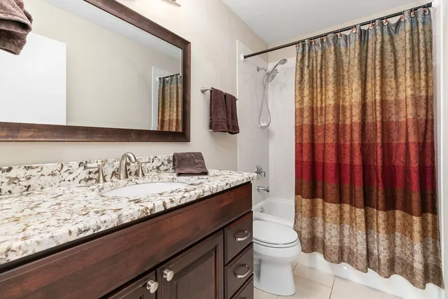 $695,000 | 1211 Parliament Court, Libertyville, IL 60048