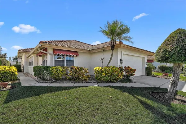 $369,000 | 4717 Peridia Boulevard East, Bradenton, FL 34203
